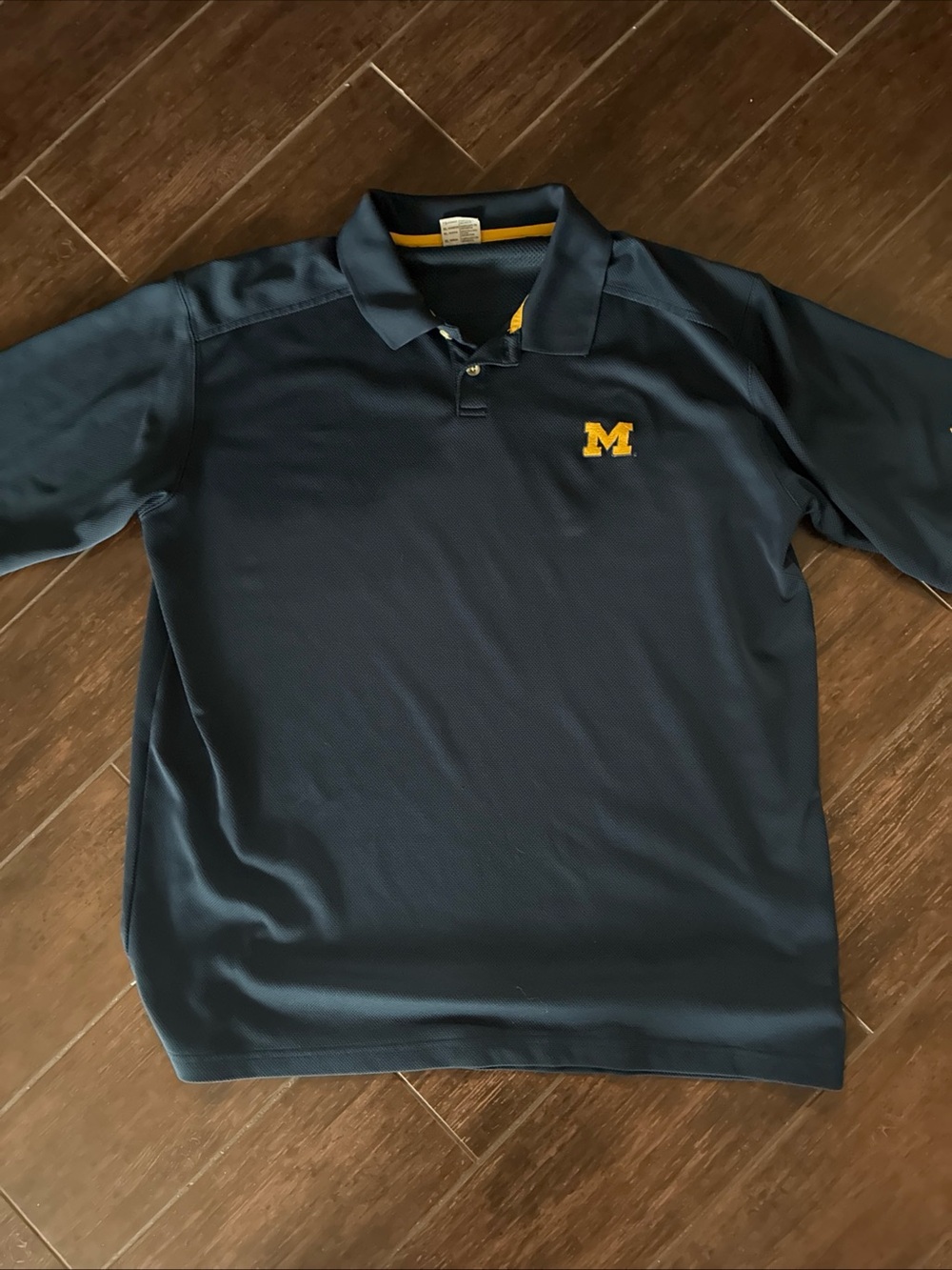 Preowned Navy Columbia University of Michigan Polo Shirt. Men’s size XL
